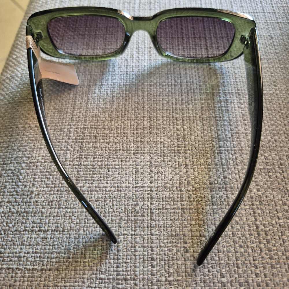 Frye And CO. Green Sunglasses NEW - Picture 3 of 4